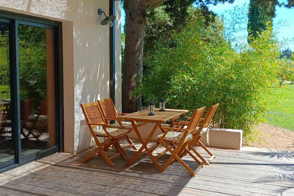 Gite Cosy Au Coeur Du Luberon Lagnes Exterior foto