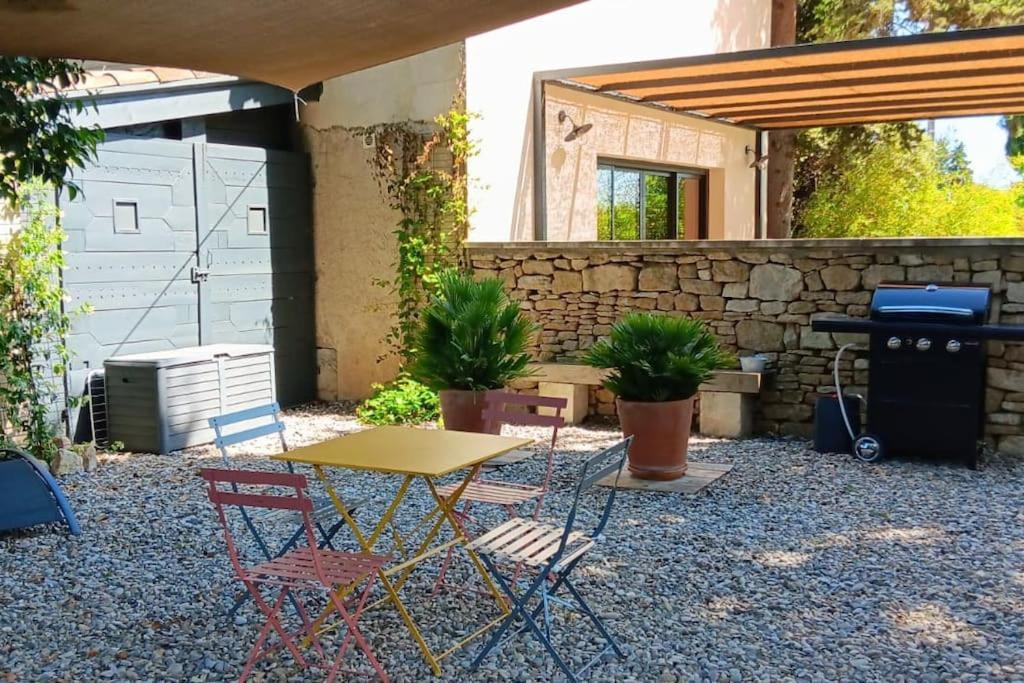 Gite Cosy Au Coeur Du Luberon Lagnes Exterior foto